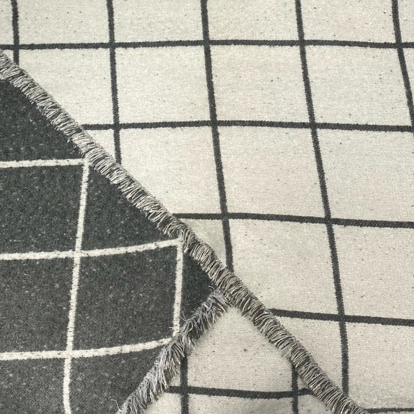 NWT Ann Taylor Gray and White Double Sided, Reversible Pattern Wrap/Scarf - Picture 5 of 9